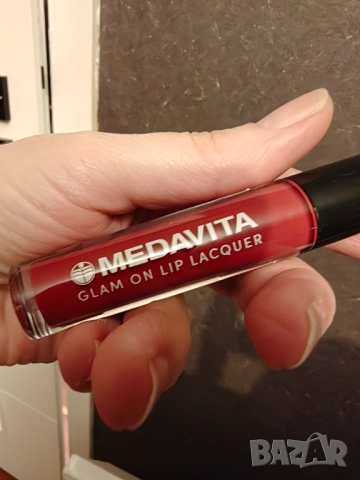 Медавита страхотно червило , снимка 2 - Декоративна козметика - 52666068