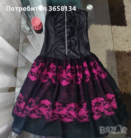 Елегантна кожена рокля с цип и дантела