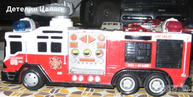 Голяма метална пожарна кола с пластмасови елементи, снимка 4 - Колекции - 48310876