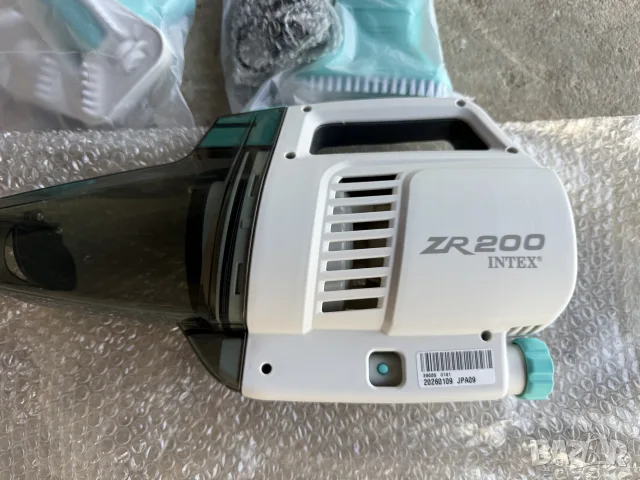 Акумулаторна прахосмукачка за басейн Intex ZR200 – нова, снимка 2 - Басейни и аксесоари - 55743203