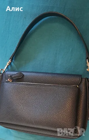 Оригинална дамска чанта Guess, снимка 3 - Чанти - 55742988