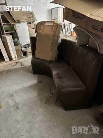 Разпродажба на обзавеждане от заведение бар столове по 10 евро и други неща на безценица