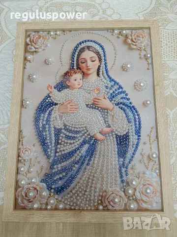 Перлена икона Богородица с Младенеца , 30*40 см. в дървена рамка