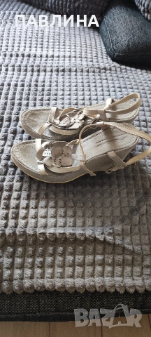 обувки , снимка 3 - Дамски ежедневни обувки - 53846492
