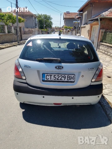 Киа Рио 1.5 тд, снимка 4 - Автомобили и джипове - 50887216