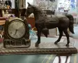 🐎 Старинен декоративен часовник с кон – за реставрация Продавам красив винтидж часовник , снимка 2