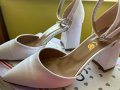Нови бели сатенени токчета, снимка 1 - Дамски обувки на ток - 42553501