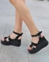 Сандали на платформа - черен лак - GDL90

, снимка 2