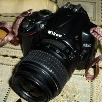 Фотоапарат NIKON D5000 + обектив NIKON AF-S 18-55mm DX, снимка 1 - Фотоапарати - 42155205