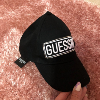 Шапка Guess, снимка 1 - Шапки - 36342927