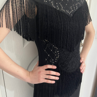 Черна дълга рокля с ресни размер S, снимка 4 - Рокли - 36344530