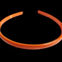 Оранжева тънка пластмасова диадема 0.70 см, снимка 1 - Аксесоари за коса - 41005442