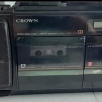 Crown- Радиокасетофон с две гнезда , снимка 1 - Радиокасетофони, транзистори - 41462565