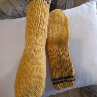 Ръчно плетени дамски чорапи от вълна размер 40, снимка 2 - Дамски чорапи - 39797208