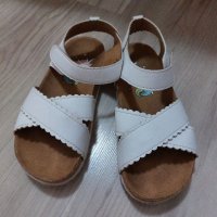 Сандали HM номер 27, снимка 1 - Детски сандали и чехли - 41504213