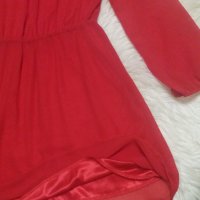 КРАСИВА червена рокля шифон с подплата и с остро деколте с връзки от метално синджирче, снимка 6 - Рокли - 42322405