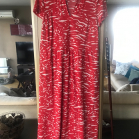 Червена  миди рокля , снимка 1 - Рокли - 36319656