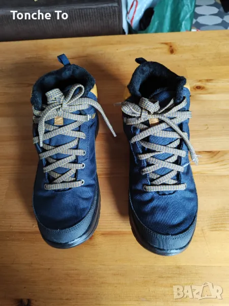 Туристически обувки, непромокаеми Quechua 42, снимка 1