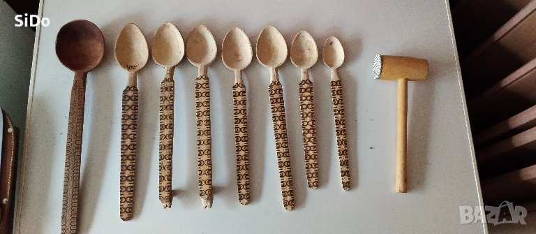Лот 11 дървени битови лъжици за готвене и дърво.чукче за пържоли и др., снимка 1