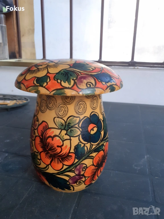 Руска дървена играчка гъба рисувана Матрьошка, снимка 1