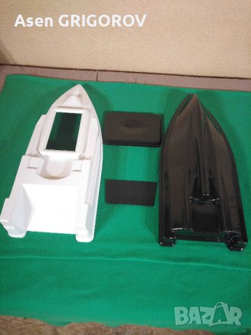 корпус за лодка за захранка