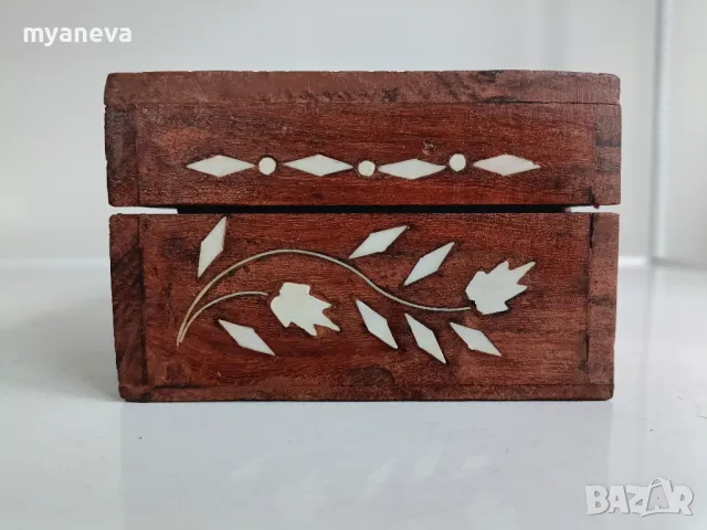Дървена кутия за бижута , инкрустирана със седеф. , снимка 4 - Декорация за дома - 48338414