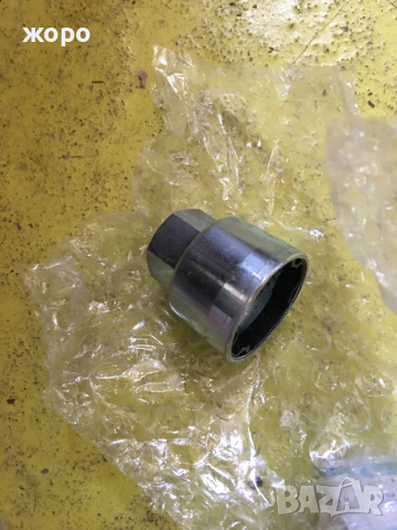 Заключваща гайка за Ленд Ровър 