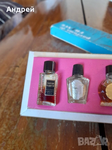 Стар набор шишета от Parfums de France, снимка 4 - Други ценни предмети - 53431689