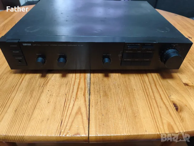 Предусилвател Yamaha C-40