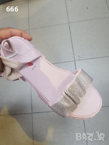 сандали, снимка 2 - Сандали - 42031475