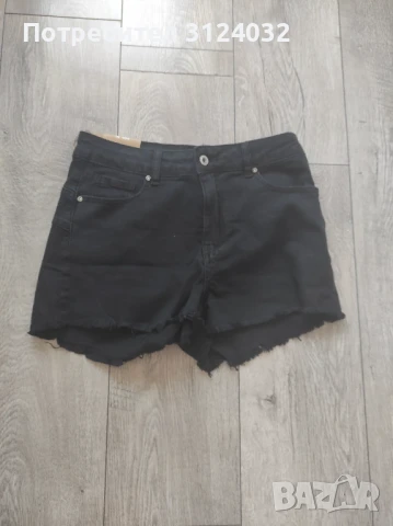 Дамски дънкови къси панталони L/XL