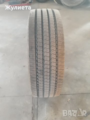 Гума   315/70 R22.5, снимка 2 - Гуми и джанти - 41986580
