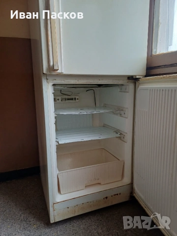 Подарявам Хладилник с фризер Eniem, снимка 3 - Хладилници - 53656487