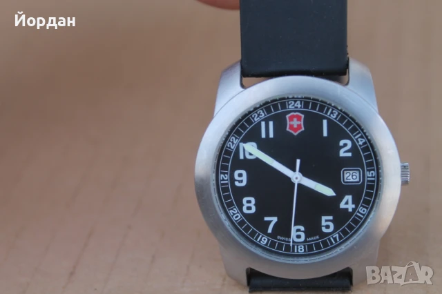 Швейцарски мъжки часовник ''Victorinox'' , снимка 2 - Мъжки - 50896758