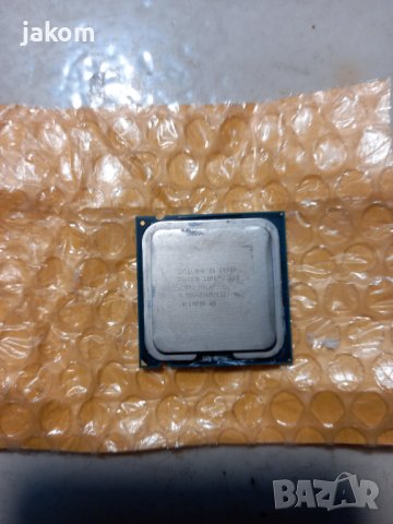 Продавам  процесор INTEL E8400 3,00 GHz