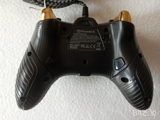 PowerA Fusion контролер за Xbox One и PC  - Black and Gold, снимка 2 - Xbox конзоли - 44141623