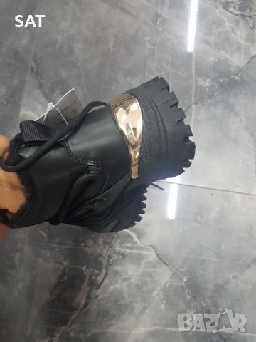 Обувки, снимка 4 - Дамски ежедневни обувки - 39492371