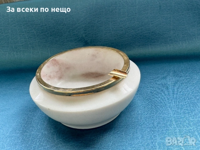Мраморен пепелник , масивен , с месингов обков, снимка 3 - Антикварни и старинни предмети - 53628752