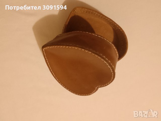 кожена кутия за бижута във формата на сърце