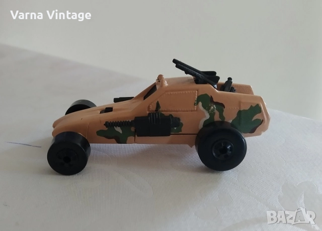 Колекционерска количка Hot Wheels 1982 Blackwall Megaforce Megadestroyer Desert Tan Malaysia Enforce, снимка 2 - Колекции - 51847436