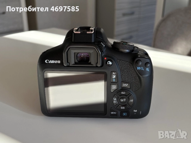Фотоапарат DSLR Canon EOS 2000D + зарядно, снимка 3 - Фотоапарати - 52955722