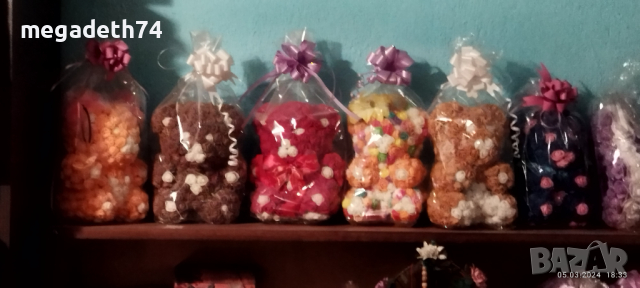 Мече от изкуствени рози, снимка 4 - Изкуствени цветя - 32185617