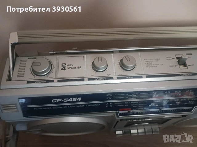 Касетофон Sharp GF-5454Z, снимка 2 - Радиокасетофони, транзистори - 53200385