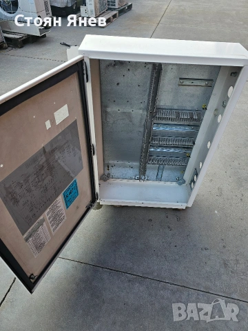 Метално електрическо табло 90x60x20 cm , снимка 4 - Други машини и части - 53737560
