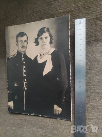 Продавам стара снимка Военен и жена му