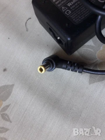 Зарядно Li Shin 0335A1965 AC Adapter Output 19V 3.42A, снимка 2 - Кабели и адаптери - 56391988
