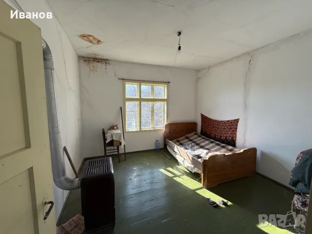 Къща с двор и селскостопански постройки, снимка 9 - Къщи - 49083513