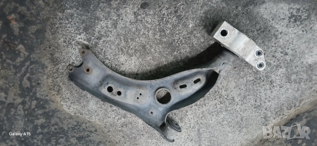 Преден ляв носач за Volkswagen Passat Sedan B7 2.0 TDI 140кс. (08.2010 - 12.2014), седан, снимка 2 - Части - 51979278