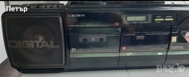 Crown- Радиокасетофон с две гнезда , снимка 1 - Радиокасетофони, транзистори - 41462565