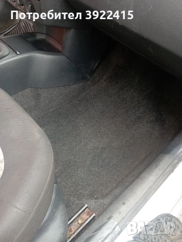 Продавам Шкода Фабия 1,4 газ, бензин,2003 година,напълно обслужена., снимка 11 - Автомобили и джипове - 53825940